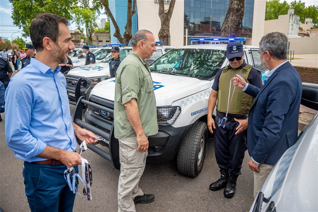 El Ministro De Seguridad Bonaerense Sergio Berni Entregó 20 Patrulleros Para Junín Agenda 365 1495